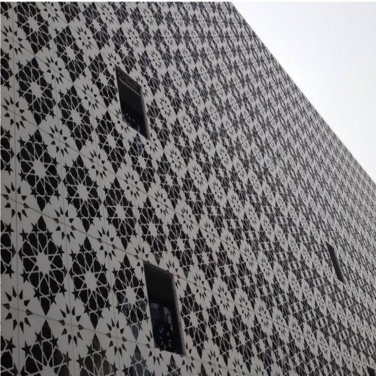 ��ǽ��������